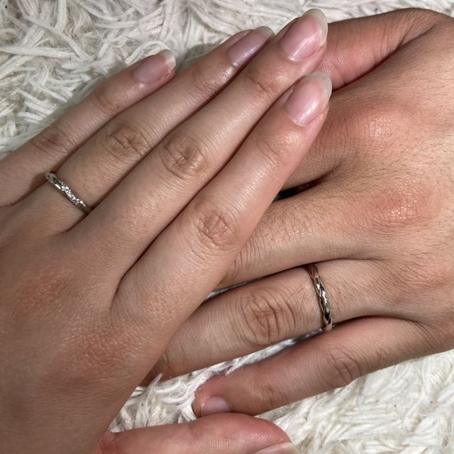 【銀座ダイヤモンドシライシの口コミ】 ウェーブやねじねじの指輪を探していていくつか見た中でこちらがビビッと…