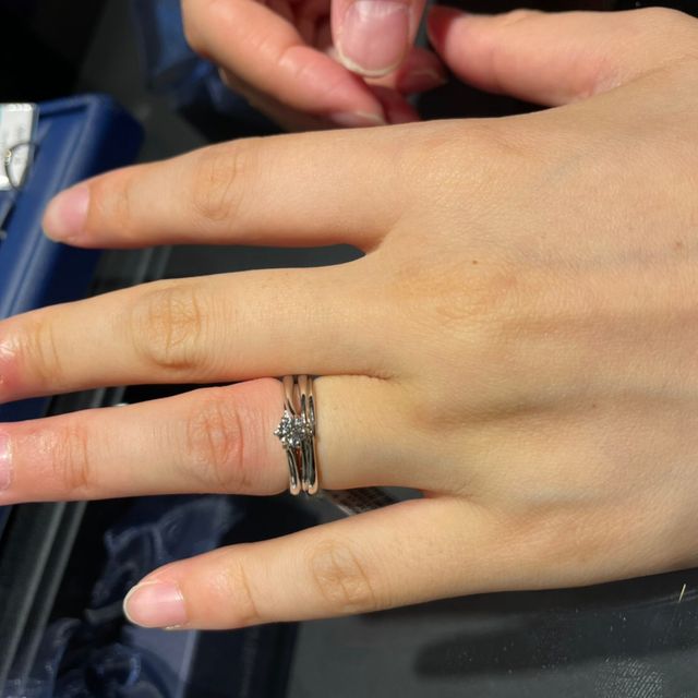 【銀座ダイヤモンドシライシの口コミ】 普段使いができるような、シンプルなデザインができることが1番の決め手で…