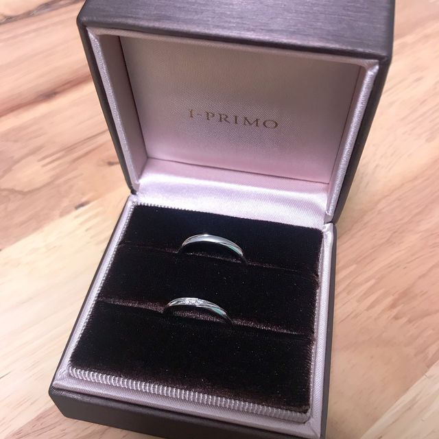 【アイプリモ(I-PRIMO)の口コミ】 婚約指輪と重ね付けした時に、形がすごく綺麗だったことに加えて、賢者が…