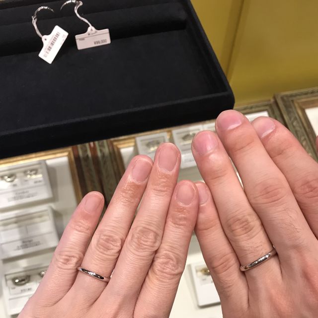 【ケイウノ ブライダル(K.UNO BRIDAL)の口コミ】 このデザインでダイヤを１つにするや、太さを何ミリにするなど、思い通り…