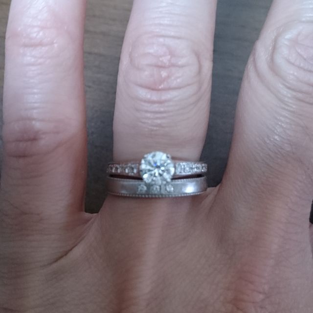【Only You(オンリーユー)の口コミ】 婚約指輪という事で、ダイヤモンドの大きさと品質には拘りたく、尚且つ華…