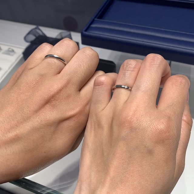 【銀座ダイヤモンドシライシの口コミ】 シンプルなデザインがよく、ネットでさまざまな店舗のものを見て、銀座ダ…