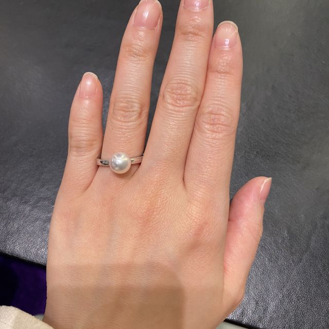 【MIKIMOTO(ミキモト)の口コミ】 パール、リングのミル打ちがとても美しい指輪です。婚約指輪の宝石といえ…
