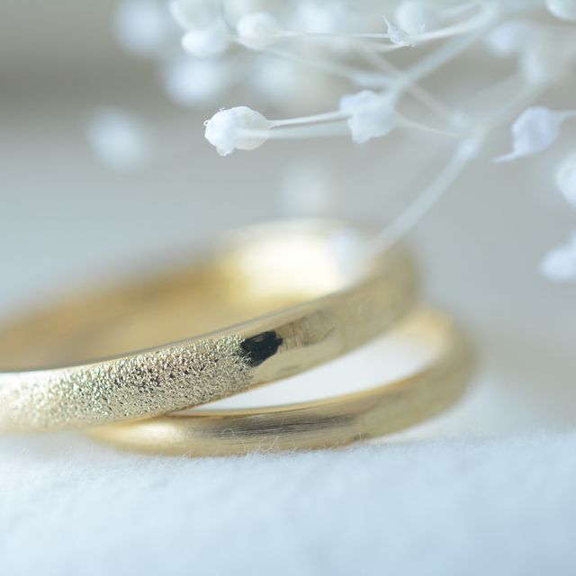 【CRAFY(クラフィ)の口コミ】 彼は太めでラメ感が強いものをリクエストし、私は細身でマット加工のもの…