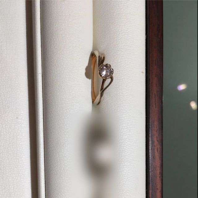 【杢目金屋(もくめがねや)の口コミ】 桜をイメージさせる可愛らしさと上品さ、和の雰囲気のあるリングであり「…