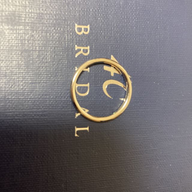 【4℃ BRIDAL(ヨンドシーブライダル)の口コミ】 デザインのシンプルさ。装飾は何もつけたくなく、とにかくシンプルさにこ…