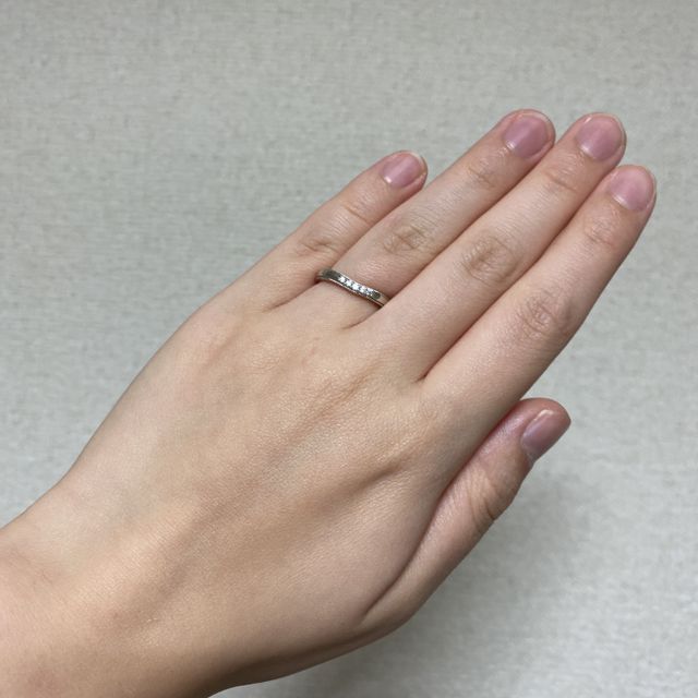 【エクセルコダイヤモンド(EXELCO DIAMOND)の口コミ】 初めはエクセルコダイヤモンドさんの別の指輪に目をつけていて、実際に試…