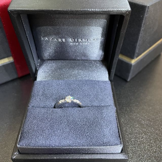 【ラザール ダイヤモンド(LAZARE DIAMOND)の口コミ】 【Cut】IDEALLY PROPORTIONED
【Color grade】D
【Clarity grade】VS1

カ…