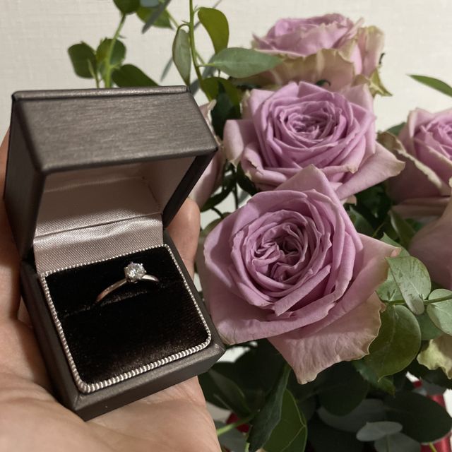 【アイプリモ(I-PRIMO)の口コミ】 結婚１周年で婚約指輪をプレゼントしてもらいました。
決め手はつけ心地だ…