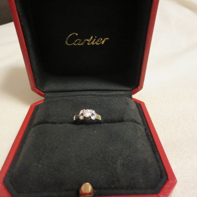 【カルティエ(Cartier)の口コミ】 デザイン性があり、現代的なものを求めていました。何個かみましたが、カ…