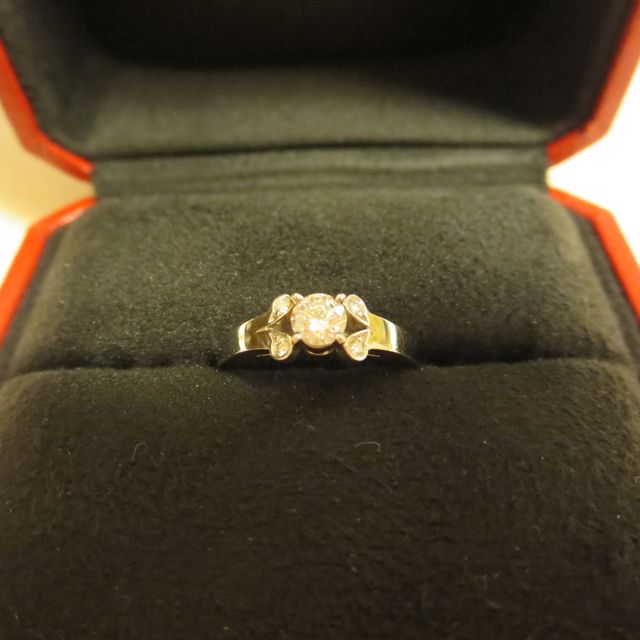 【カルティエ(Cartier)の口コミ】 デザイン性があり、現代的なものを求めていました。何個かみましたが、カ…