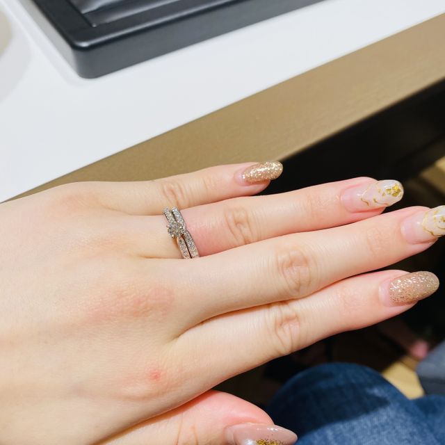 【ラザール ダイヤモンド(LAZARE DIAMOND)の口コミ】 とにかくダイヤモンドの輝きが綺麗で、他の店のものと比較してもダントツ…