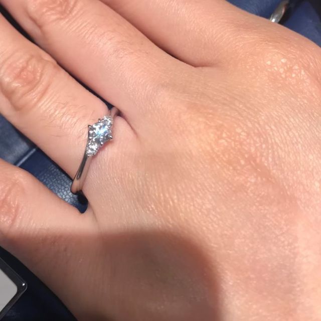 【銀座ダイヤモンドシライシの口コミ】 ちょっとしたお出かけの時にも着けられる比較的シンプルで、年齢を重ねて…