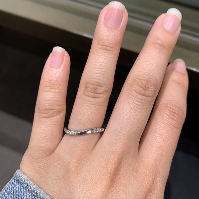 【アイプリモ(I-PRIMO)の口コミ】 とにかくデザインがかわいく、指が短めの私でも指が綺麗に見えるデザイン…