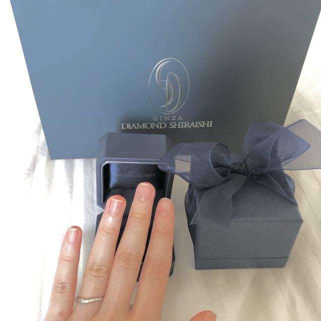 【銀座ダイヤモンドシライシの口コミ】 スターリーというネーミングの指輪。流れ星のように、流れるように少しひ…