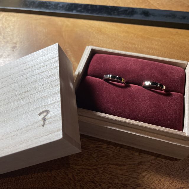 【ichi(イチ)の口コミ】 ゼクシィを購入した際に付録としてついていたカタログに掲載されていて、…