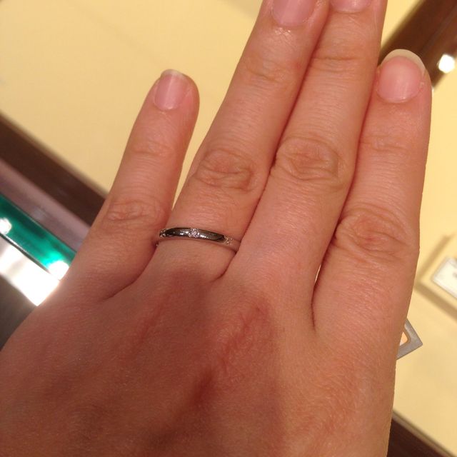 【ギンザタナカブライダル(GINZA TANAKA BRIDAL)の口コミ】 ダイアが埋め込まれていて、着け心地がよさそうなものを見ていました。ダ…