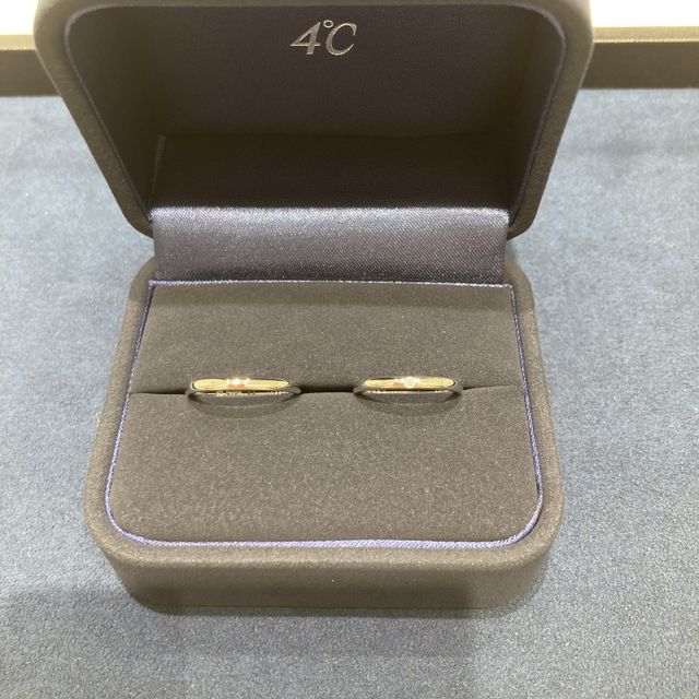 【4℃ BRIDAL(ヨンドシーブライダル)の口コミ】 デザインがシンプルで、指に入れた時の当たり心地が良かった。
スタッフさ…