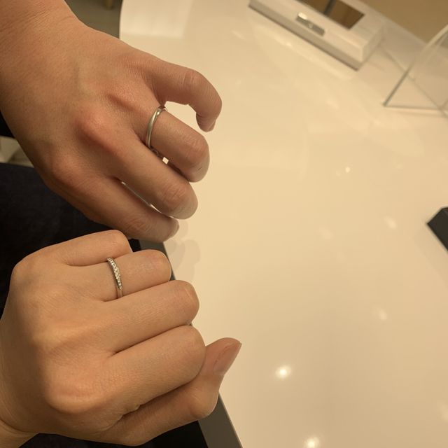 【4℃ BRIDAL(ヨンドシーブライダル)の口コミ】 とにかくキラキラしていて、可愛い！
細かいダイヤが上品でした♪
ディアレ…