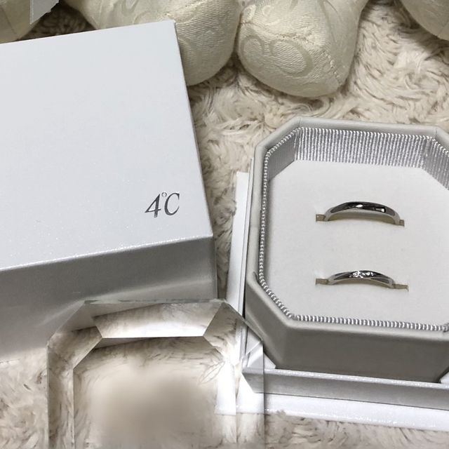 【4℃ BRIDAL(ヨンドシーブライダル)の口コミ】 私が好きなブランドと号数だけを夫に伝えていました。
あとは全て夫に任せ…