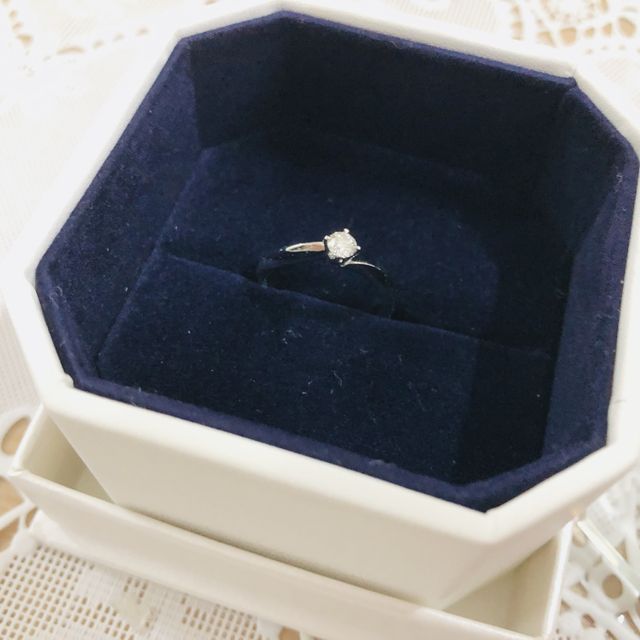 【4℃ BRIDAL(ヨンドシーブライダル)の口コミ】 一年記念日に行った温泉旅館で渡すことを決め、その日に間に合わせるため…