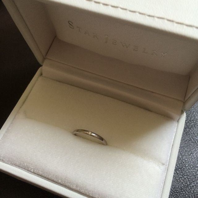 【STAR JEWELRY(スタージュエリー)の口コミ】 二人が納得できるデザイン・価格だったこと。
あと、結婚する前に主人にも…