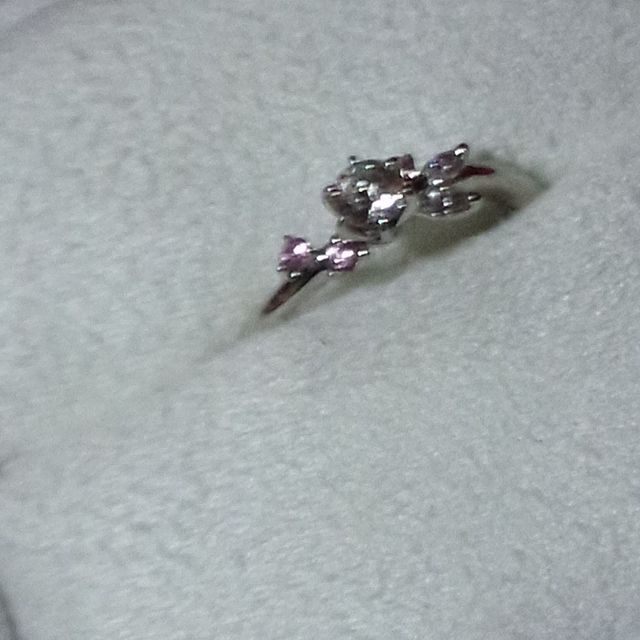 【LUCIE(ルシエ)の口コミ】 彼がわたしに似合いそうと選んでくれました。婚約指輪なので日常使いしな…