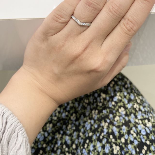 【4℃ BRIDAL(ヨンドシーブライダル)の口コミ】 ハーフエタニティリングに憧れがありましたが、どこのお店も予算オーバー…