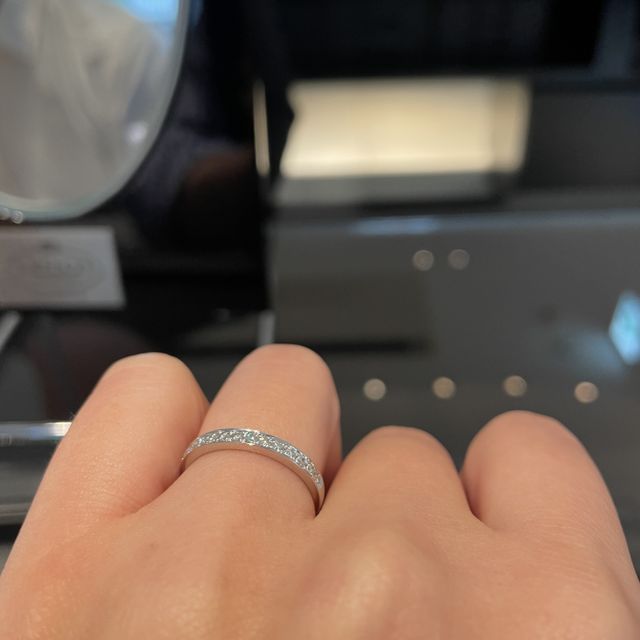 【エクセルコダイヤモンド(EXELCO DIAMOND)の口コミ】 ハーフエタニティーリングです。何店舗か周りましたが、エクセルコダイヤ…