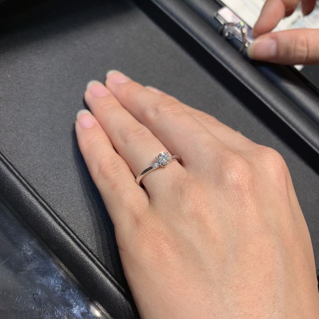 【エクセルコダイヤモンド(EXELCO DIAMOND)の口コミ】 マスターコンシェルジュの方が親切に対応いただき、ダイアモンドについて…