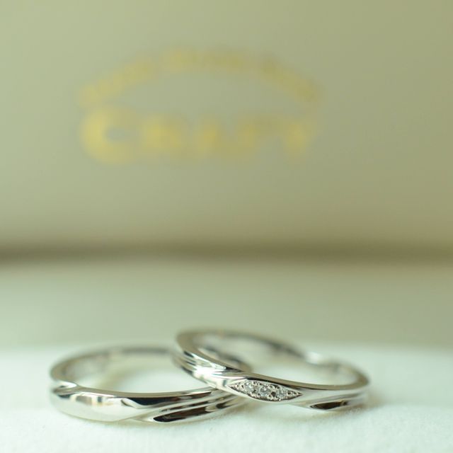 【CRAFY(クラフィ)の口コミ】 スタッフの丁寧な説明を聞いた上で最終的に素材はやはり輝きの強い王道の…