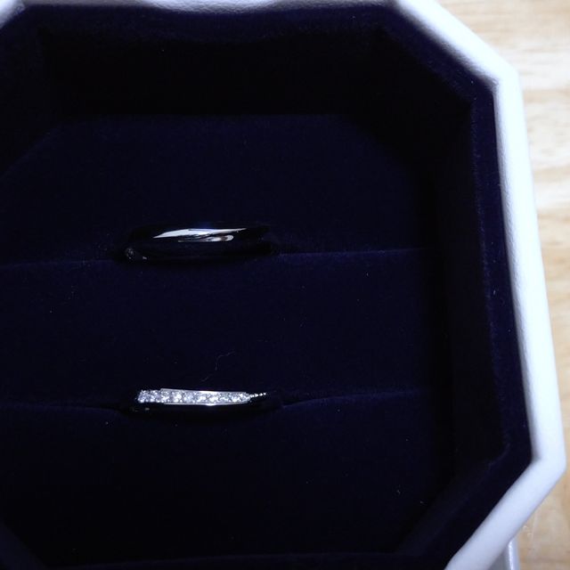 【4℃ BRIDAL(ヨンドシーブライダル)の口コミ】 お互いにディズニーが好きなので、ミッキーマークの付いたリングを探して…