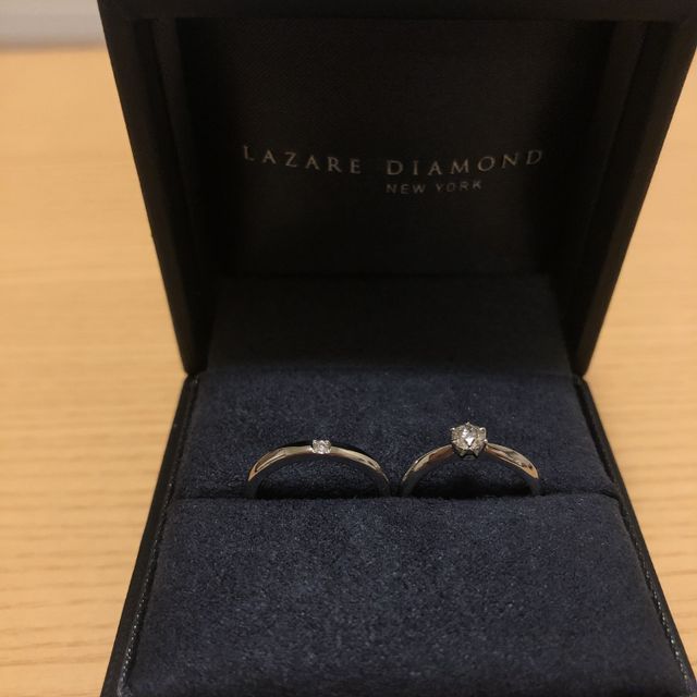 【ラザール ダイヤモンド(LAZARE DIAMOND)の口コミ】 なんと言ってもダイヤモンドの輝きが美しいのが決め手となりました。普段…