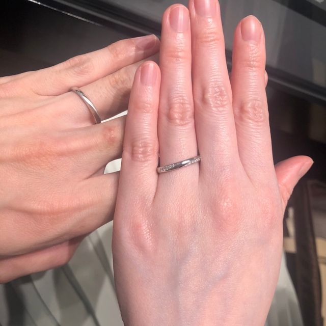 【エクセルコダイヤモンド(EXELCO DIAMOND)の口コミ】 女性用のリングが他にはあまり無いデザインでペア感が強く気に入りました…
