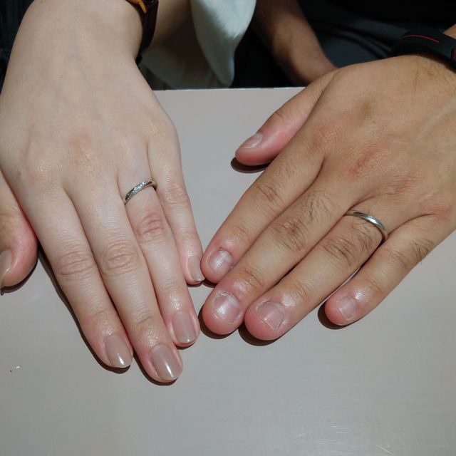 【TRECENTI(トレセンテ)の口コミ】 斜めにダイヤがついている細見のデザインで探していました。他の店舗とは…