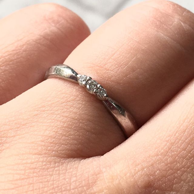 【アイプリモ(I-PRIMO)の口コミ】 シンプルな指輪が多い中で、主張しすぎないけれど個性のあるデザインに惹…