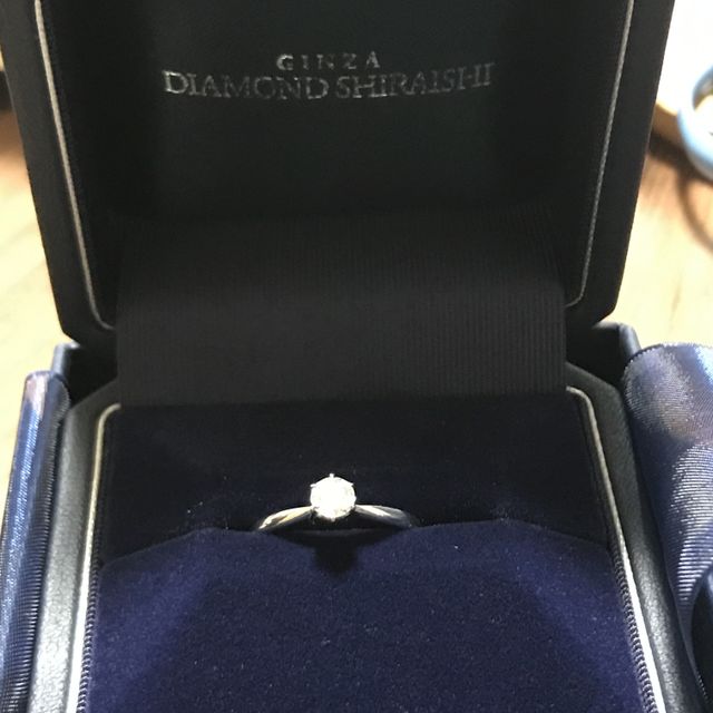 【銀座ダイヤモンドシライシの口コミ】 彼がプロポーズの時に、ダイヤモンドのみをくれたので
選んでくれた石が際…