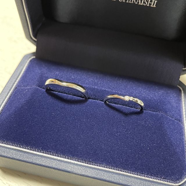 【銀座ダイヤモンドシライシの口コミ】 手が小さいため、指輪だけが目立ち過ぎないよう、さりげなくつけていられ…