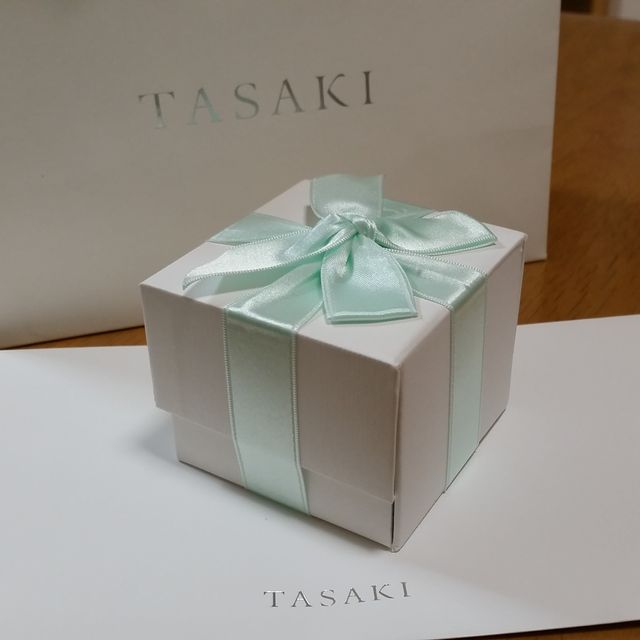 【TASAKI(タサキ)の口コミ】 決めては、ハーフエタニティであることです。
仕事柄、あまり指に注目され…