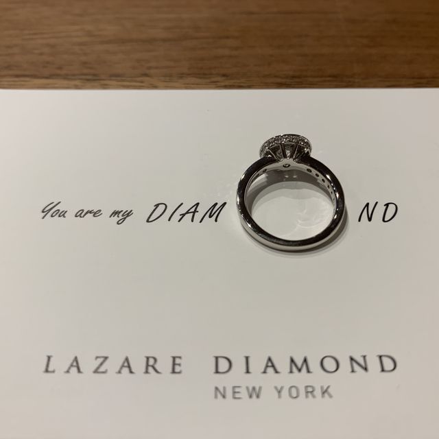 【ラザール ダイヤモンド(LAZARE DIAMOND)の口コミ】 10年前、ラザールダイヤモンドで婚約指輪を購入しました。結婚10周年の今…