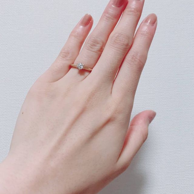 【鶴(mikoto)の口コミ】 好みのデザイン重視でオーダーしました。なかなかピンクゴールドを選ぶ人…