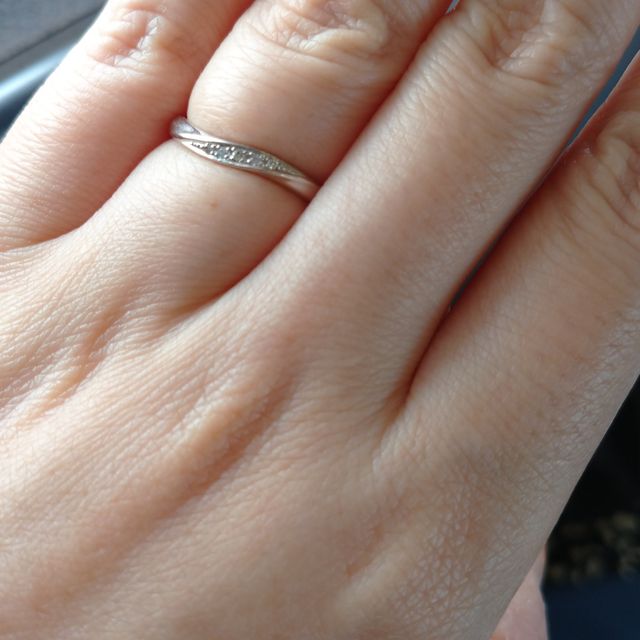 【銀座ダイヤモンドシライシの口コミ】 シンプルすぎず派手すぎないものが良く探していたところ、一目惚れしまし…