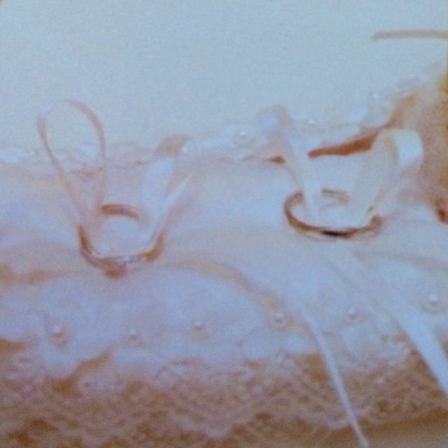 【4℃ BRIDAL(ヨンドシーブライダル)の口コミ】 ４℃で購入した婚約指輪と重ね付けできたらいいな～と思い、探していました…