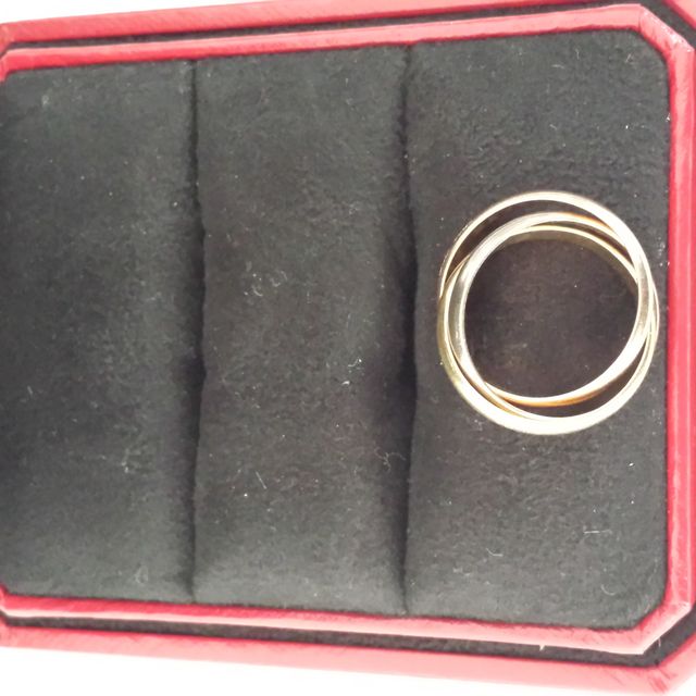 【カルティエ(Cartier)の口コミ】 他に指輪や時計などのアクセサリーをつける趣味ではないので結婚指輪１つ…