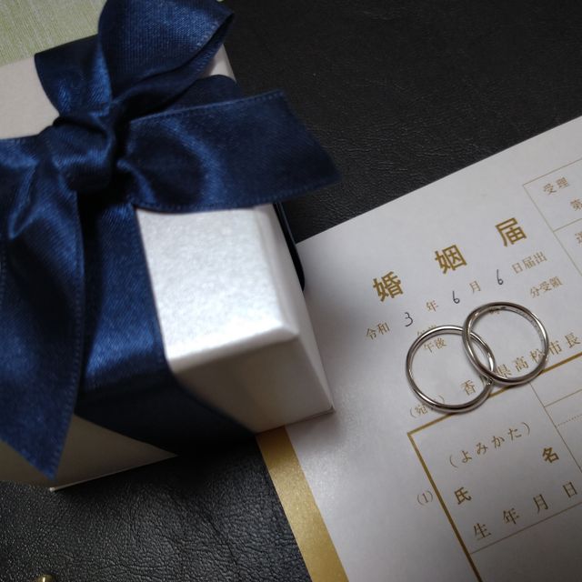 【4℃ BRIDAL(ヨンドシーブライダル)の口コミ】 デザインがシンプルで着け心地の良い指輪を探していました。
この指輪はシ…