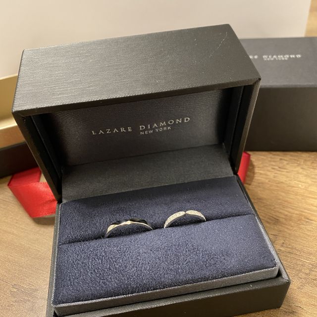 【ラザール ダイヤモンド(LAZARE DIAMOND)の口コミ】 デザインに品があり、ダイヤの輝きが美しく購入しました。価格帯も予算内…