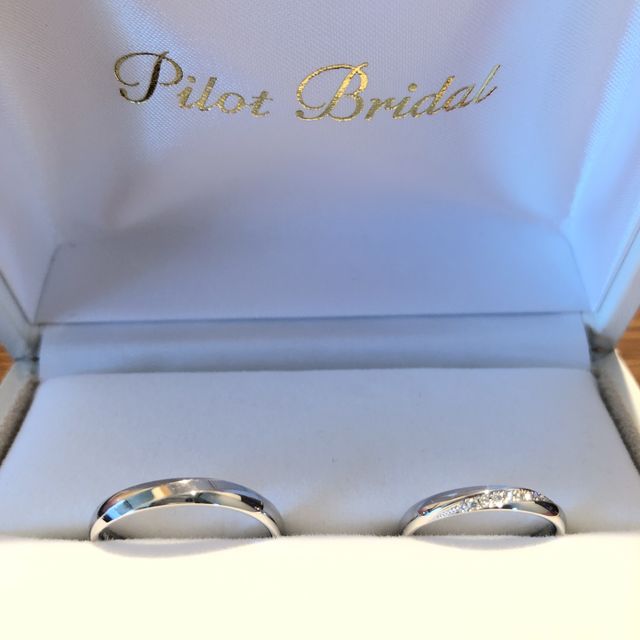 【PILOT BRIDAL(パイロットブライダル)の口コミ】 プラチナの純度が高く、鍛造のもので探しておりました。沢山お店を巡りな…