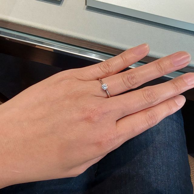 【アイプリモ(I-PRIMO)の口コミ】 シンプルでオーソドックスなデザインです。ダイヤモンドに向かってアーム…