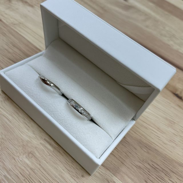 【SWEET BLUE DIAMOND(スウィートブルーダイヤモンド)の口コミ】 指輪のデザインはとても迷ったのですが、どれも選ぶには難しいぐらいでし…