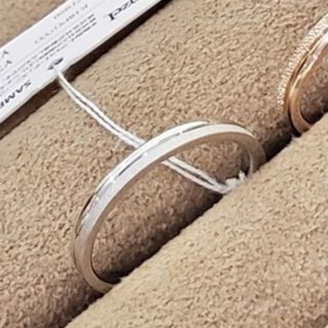 【Disney PRINCESS Rapunzel(ディズニープリンセスラプンツェル)の口コミ】 デザインはキラキラが2種類から選べて、こちらは控えめの細かいラメタイプ…